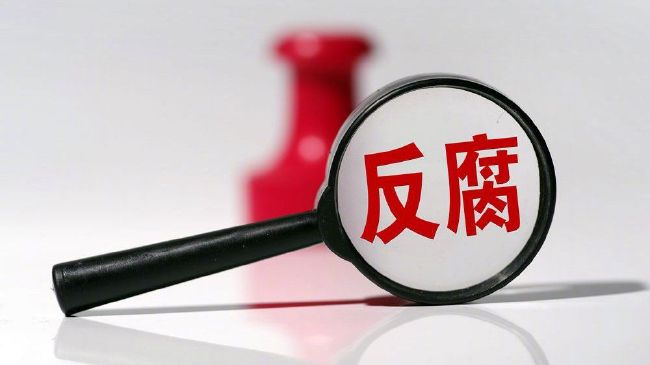 和丈夫的年轻部下回家