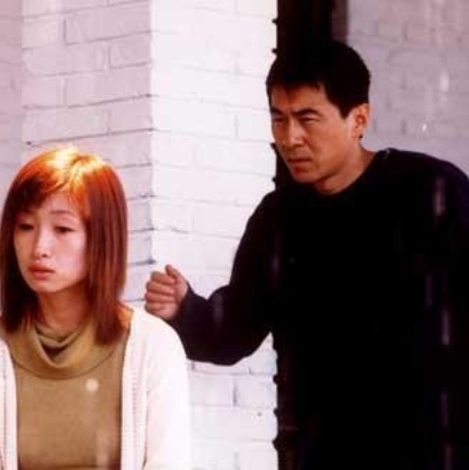 女主人享受舌奴用嘴伺候